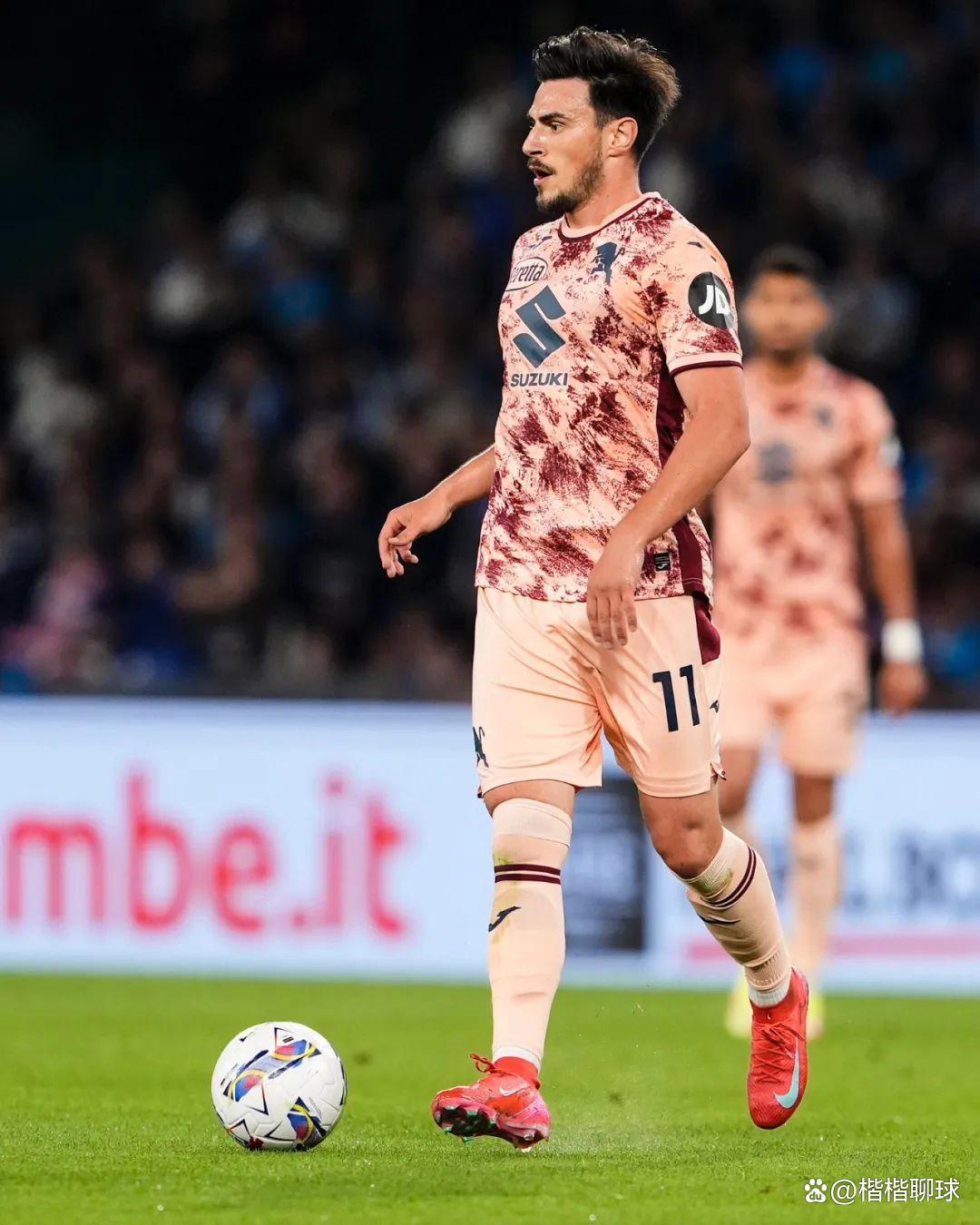 亚博体育入口-国际比赛日德甲传出新动向，密尔沃基雄鹿内部沟通，管理层表态——话题不断，资深球员宣示担当