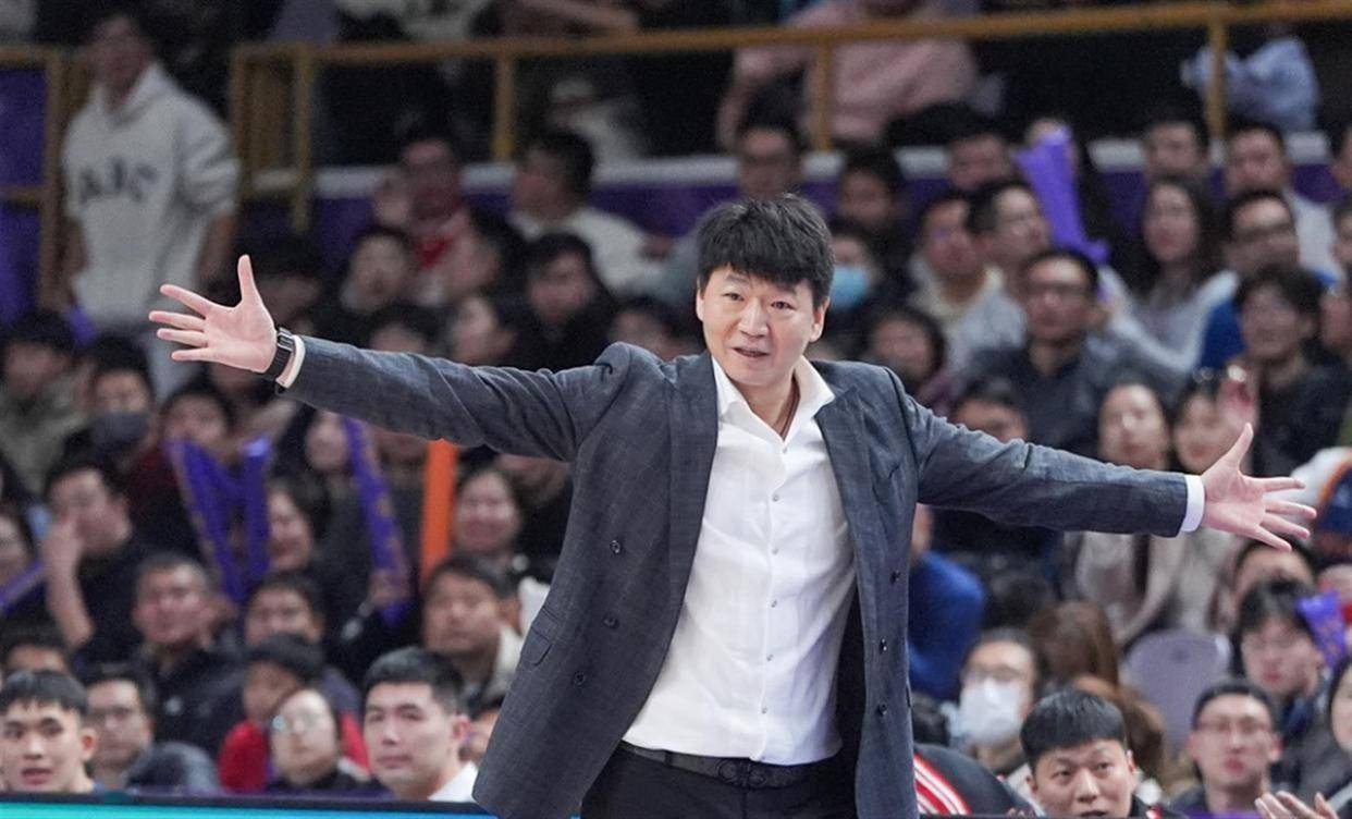 亚博体育入口-转折点！辽宁本钢更衣室发声；CBA季后赛清晨攻防权衡；质疑声仍在；轮换策略成焦点